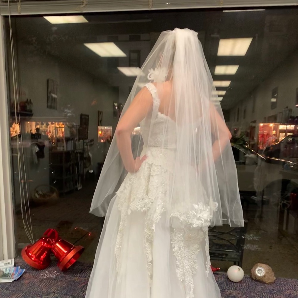 Personal touch wedding veils